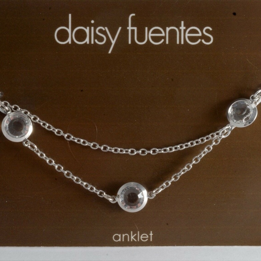 Daisy Fuentes Ankle Bracelet  9 Inch Silver Tone